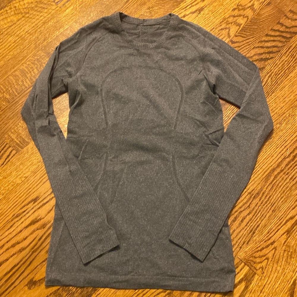Lululemon dark gray swiftly